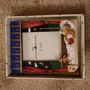 New NIB 3 1/2 x 5 photo frame vintage picture teddy bear bed kid baby room decor
